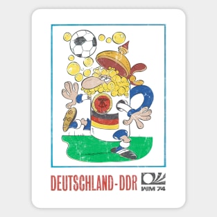 Deutschland DDR  / 70s Vintage-Style Soccer Fan Design Magnet